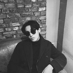戴眼镜帅哥图片大全,盘点戴镜帅哥风采瞬间