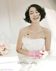 韩国最美新娘,惊艳亮相，婚礼现场成焦点