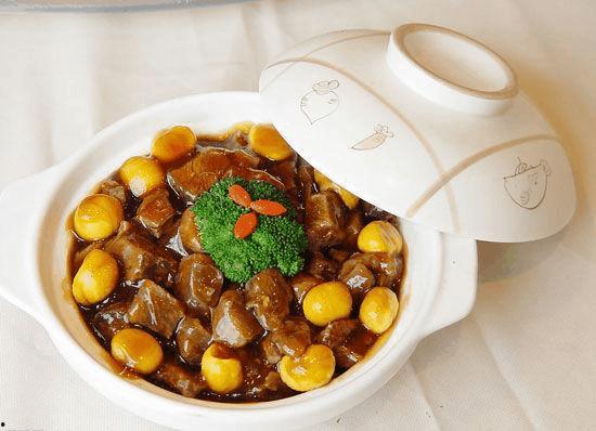 黑鸡炖板栗瓜可以吃吗,美味营养的佳肴探索