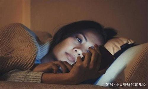 偷看爸妈床戏视频,偷窥父母床戏的惊悚真相